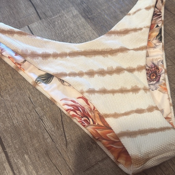 NWOT!! Maaji- Ocean Waves Sublime Classic Bikini Bottom - Floral/Brown - Large - Picture 5 of 10